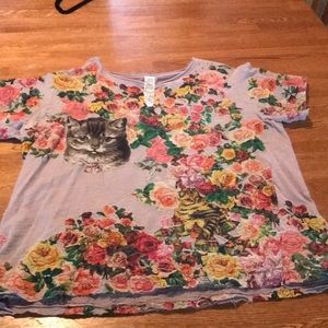 Magnolia Pearl fully appliquéd tee